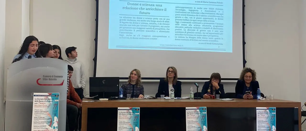 Comune di Vibo e scuole superiori a confronto sul ruolo delle donne nella Scienza. E il liceo Berto presenta il suo giornale
