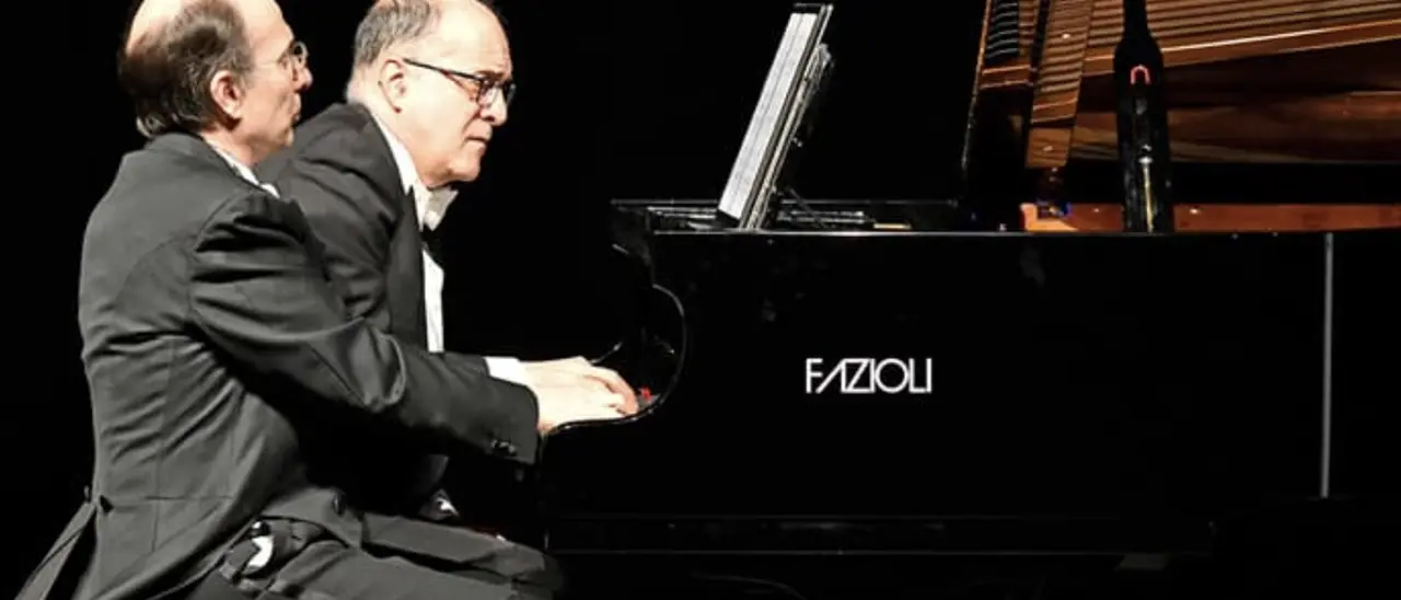 Vibo, il duo composto dai fratelli Aurelio e Paolo Pollice in concerto all'ex Convento dei Gesuiti