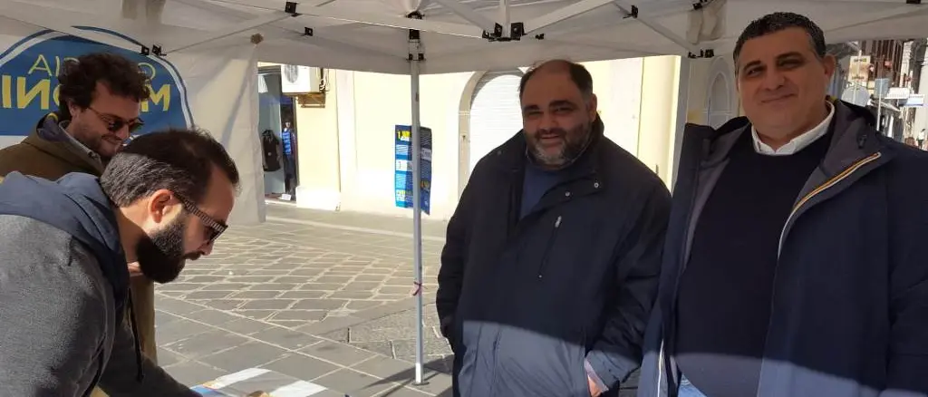 Vibo, Fratelli d’Italia raccoglie firme e guarda alle regionali