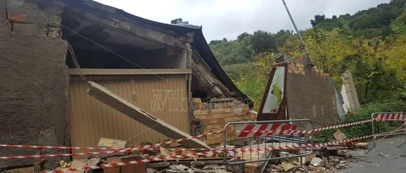 Benvenuti a Triparni, il paese fantasma che sta sprofondando - Video