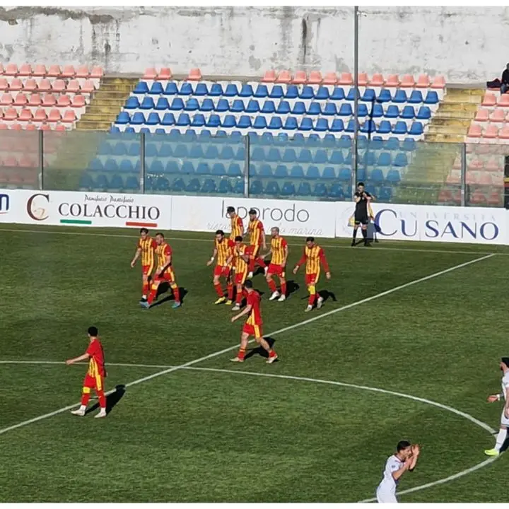 La Vibonese cade dopo quattro vittorie consecutive in campionato. Al Luigi Razza passa la Nuova Igea Virtus per 1-2
