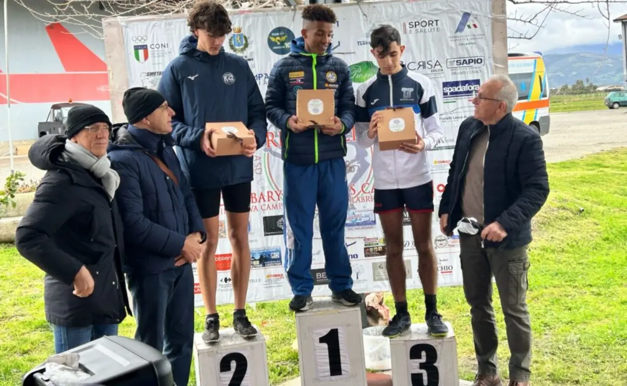 Nel Vibonese l’unica pista di atletica è… la strada, il presidente della società sportiva Conoscere Jonadi: «Una vergogna»