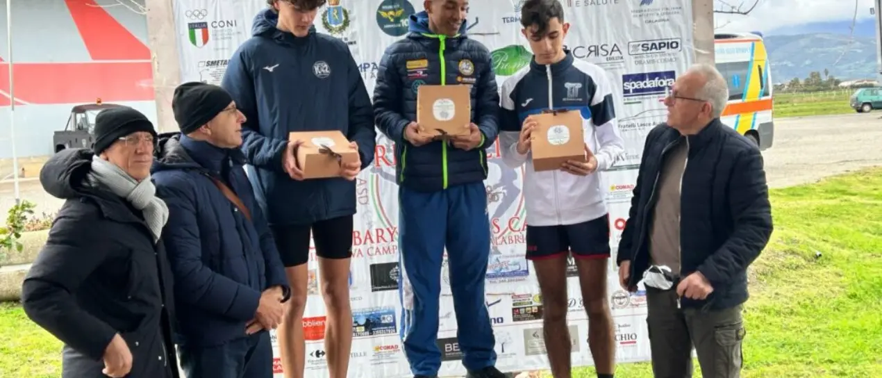 Nel Vibonese l’unica pista di atletica è… la strada, il presidente della società sportiva Conoscere Jonadi: «Una vergogna»