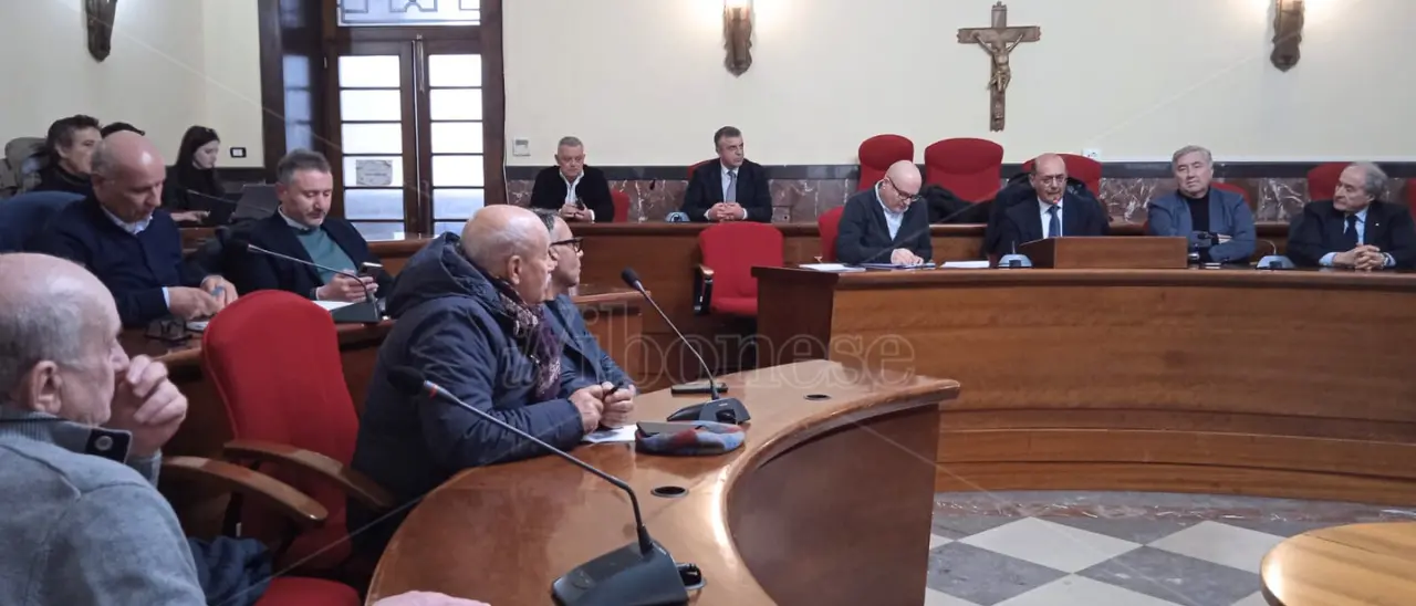 Sanità Vibo, Sinistra italiana critica i sindaci: «In Conferenza hanno perso un'occasione, non basta indignarsi»