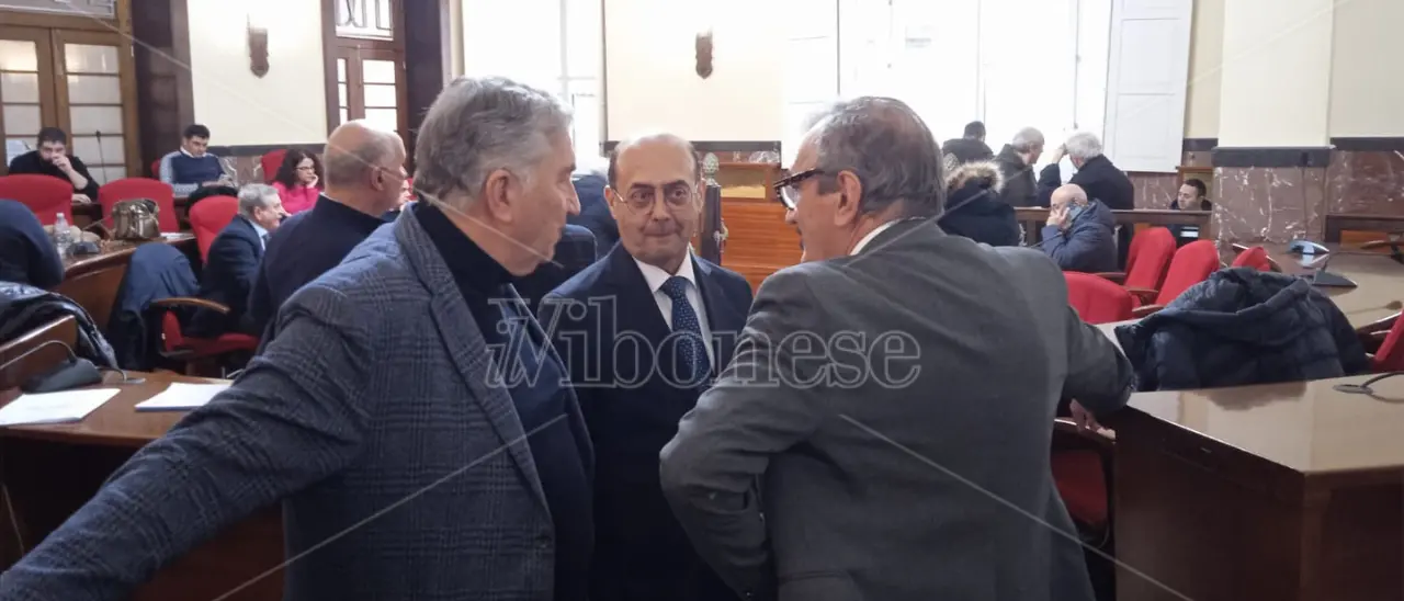 Conferenza dei sindaci vibonesi, la scarsa partecipazione causata anche da problemi con la pec dell’Asp