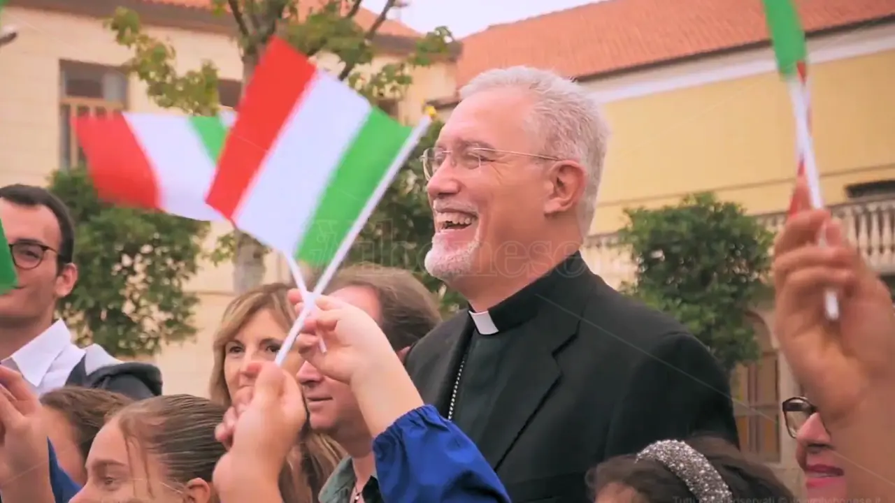 Malore per il vescovo Attilio Nostro, è ricoverato a Catanzaro: «Condizioni non destano preoccupazione»\n