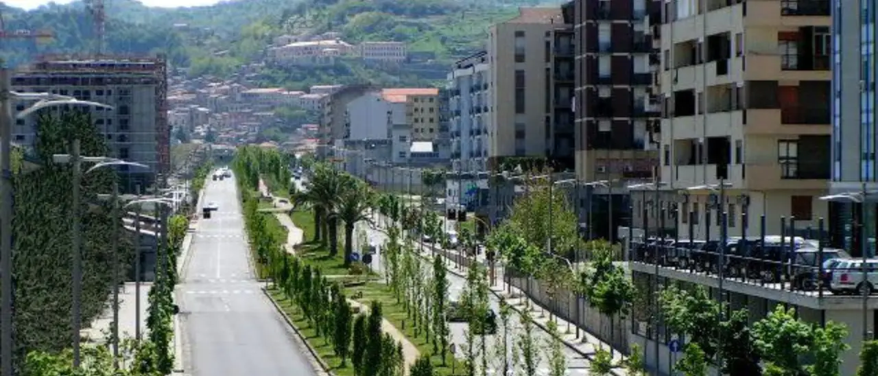 Tragedia a Cosenza, il figlio del senatore Mario Occhiuto precipita dall’ultimo piano