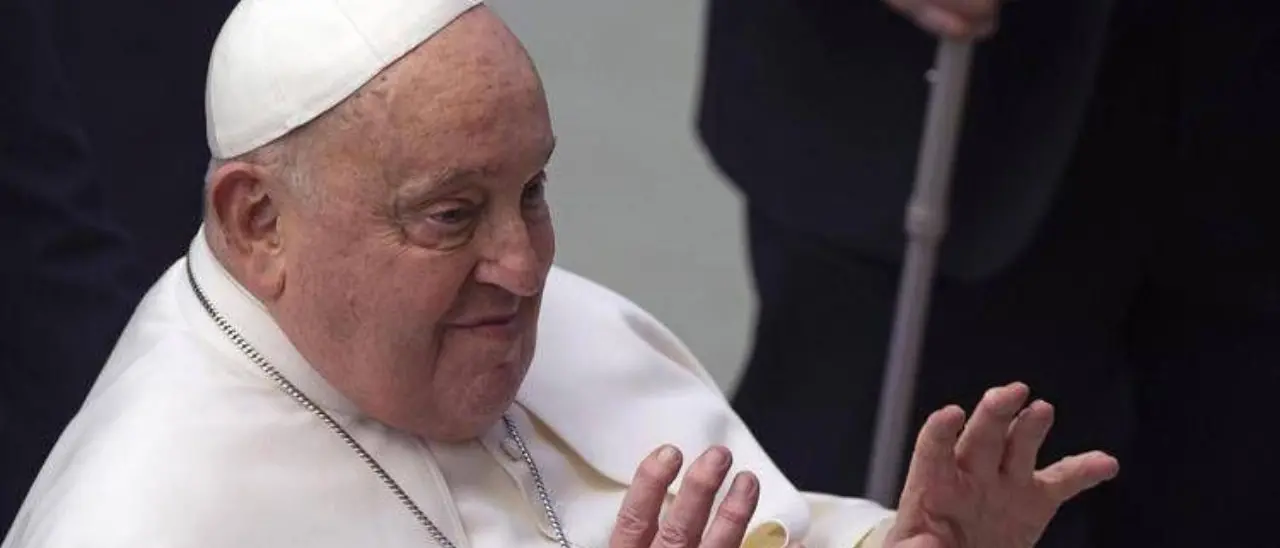 Le condizioni di papa Francesco turbano la Chiesa: «Il mondo ha bisogno di lui»