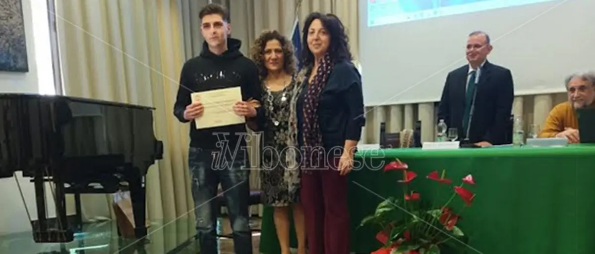 Uno studente del liceo classico Morelli di Vibo Valentia trionfa alla gara nazionale di greco