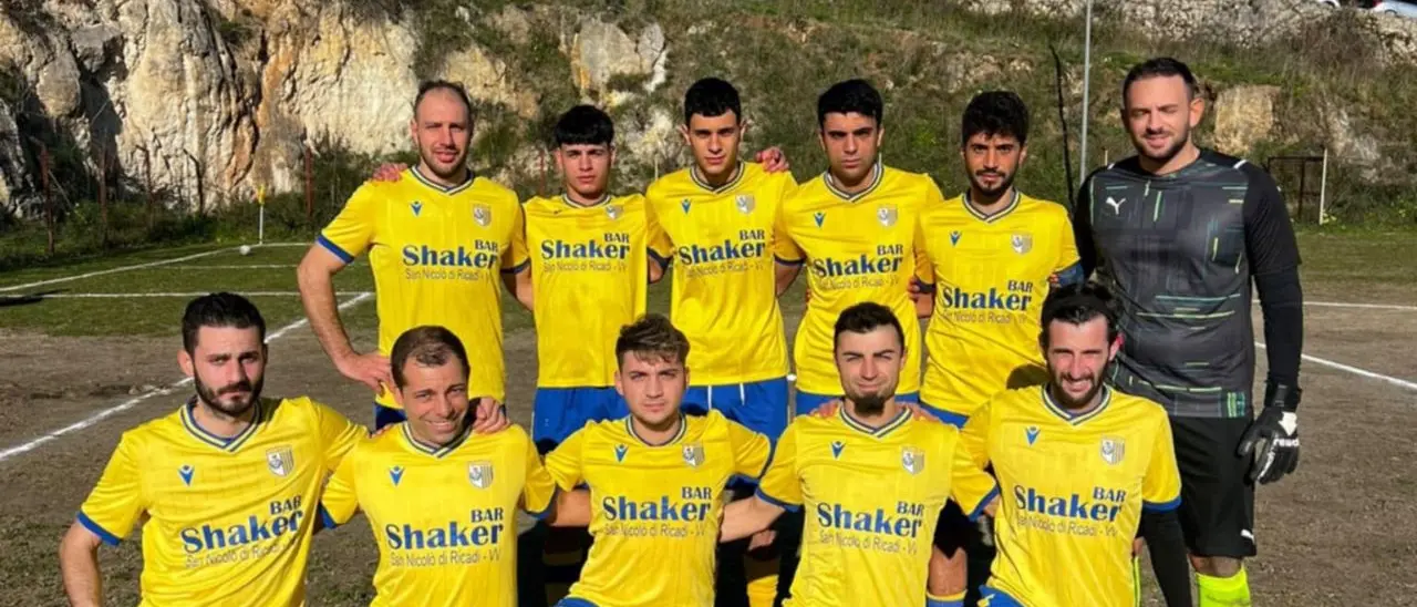 Seconda Categoria, rallentano le prima due della classe Spilinga e Francica. La capolista pareggia a San Costantino mentre i biancoverdi cadono contro il Nuova Ada