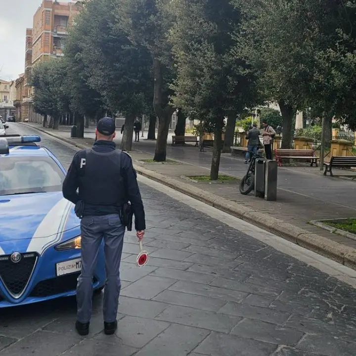 A bordo della sua auto scippò due donne a Vibo trascinandole per terra: arrestato in Romania