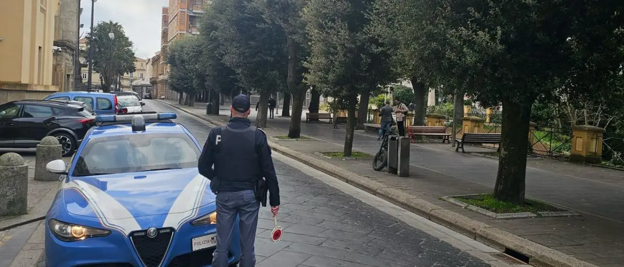 A bordo della sua auto scippò due donne a Vibo trascinandole per terra: arrestato in Romania