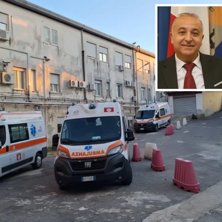 Ambulanze in coda e caos all’ospedale di Vibo, Mammoliti e Lo Schiavo: «Scenari non degni di un paese civile. Come sono stati usati i soldi?»