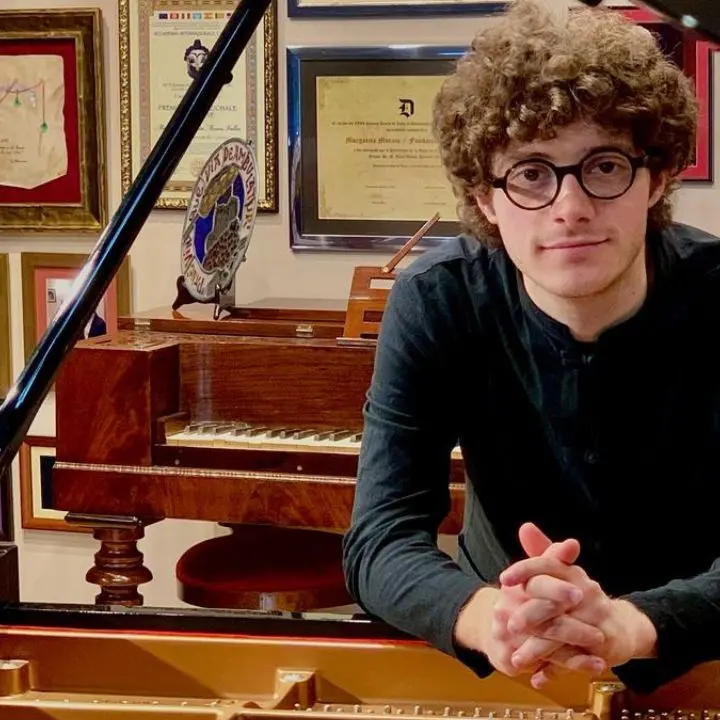 Tutto pronto al Valentianum per l'esibizione del pianista calabrese Gabriele Zicari