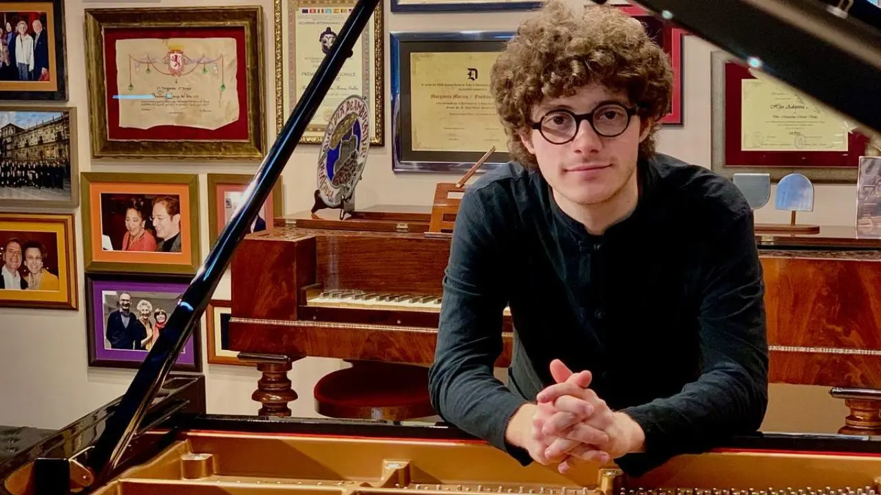 Tutto pronto al Valentianum per l'esibizione del pianista calabrese Gabriele Zicari