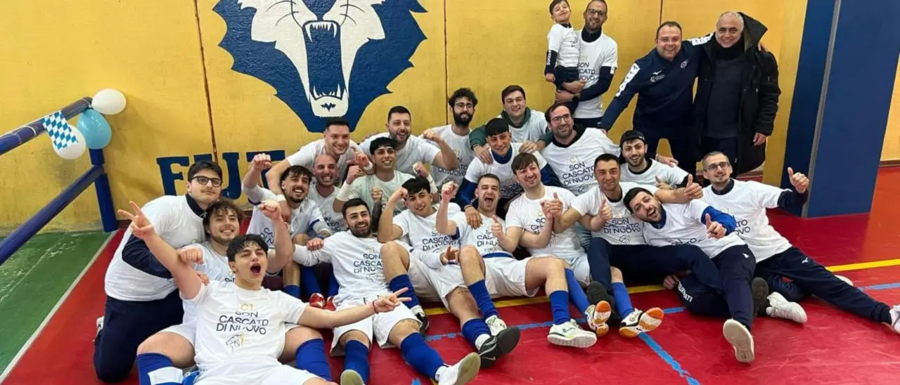 Calcio a 5, Futsal Filadelfia campione con tre giornate di anticipo. Il portiere Grandinetti: «Non eravamo partiti per vincere, ora ce la godiamo»
