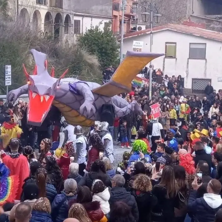 Carnevale a Maierato tra balli e maschere, i volontari: «Un evento che ha portato gioia e spensieratezza»