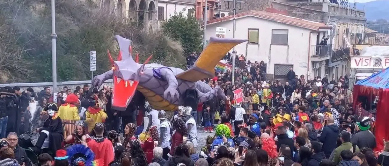 Carnevale a Maierato tra balli e maschere, i volontari: «Un evento che ha portato gioia e spensieratezza»