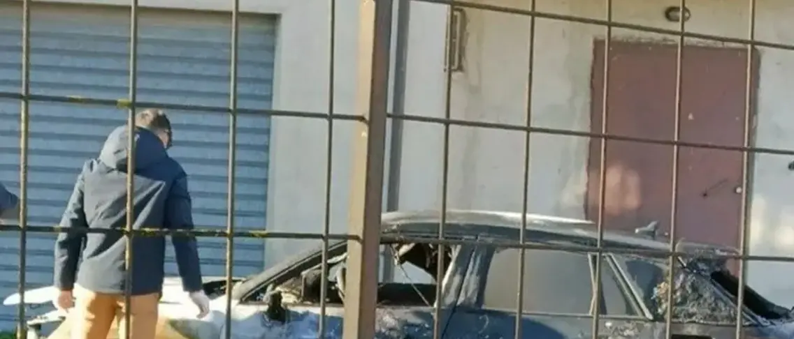 Notte di fuoco a Serra San Bruno, incendio distrugge l’auto del sindaco Barillari: indagini in corso