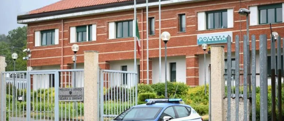 Prima le minacce poi il pestaggio all’interno di un locale di Serra San Bruno, daspo per dieci giovani: tre sono minori