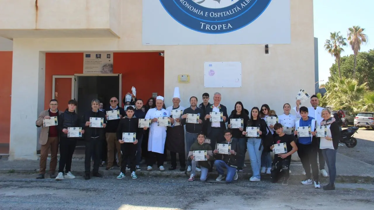 Talento e lavoro di squadra: si è chiusa la XVII edizione del Campus \"Elpis\" all'Alberghiero di Tropea