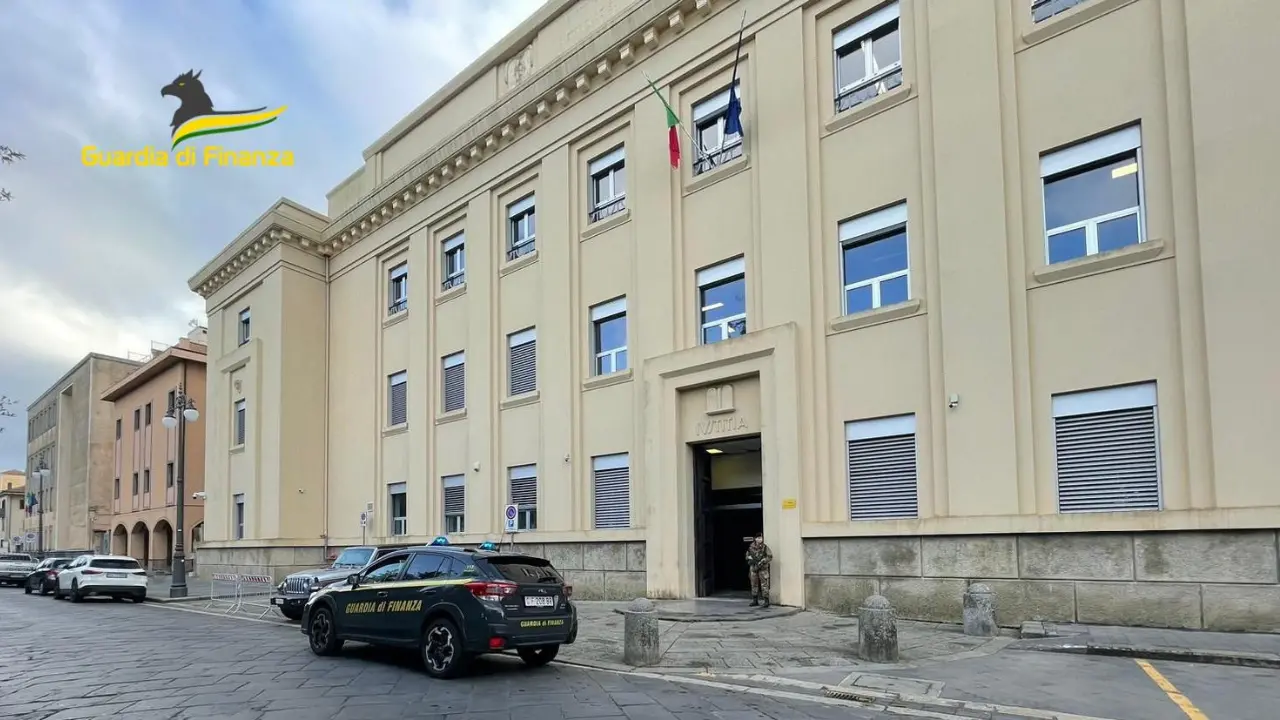 Vibo Valentia, cambio al vertice nella Guardia di finanza: il capitano Stassi subentra al maggiore Zambito