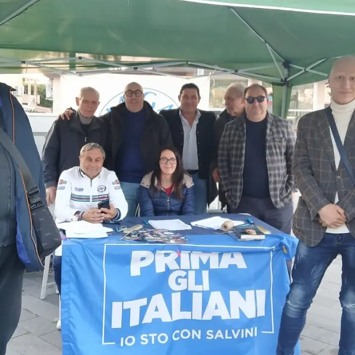Rottamazione debiti e pace fiscale, a Vibo la raccolta firme con i gazebo della Lega. De Pinto: «Grande partecipazione»