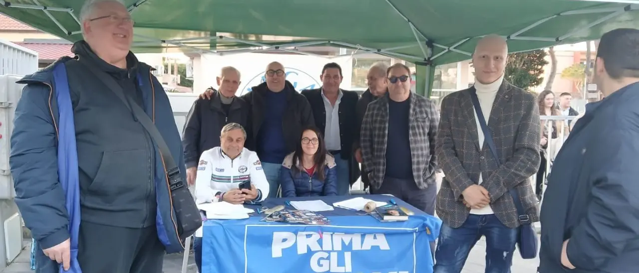Rottamazione debiti e pace fiscale, a Vibo la raccolta firme con i gazebo della Lega. De Pinto: «Grande partecipazione»