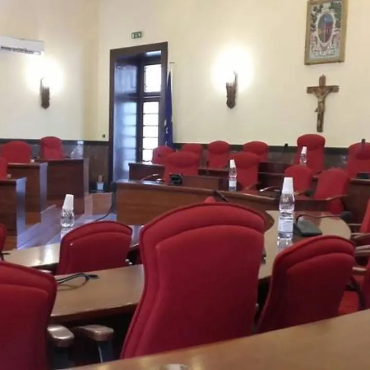 Vibo, uso della sala consiliare per matrimoni e riti civili: ecco le nuove regole e i costi