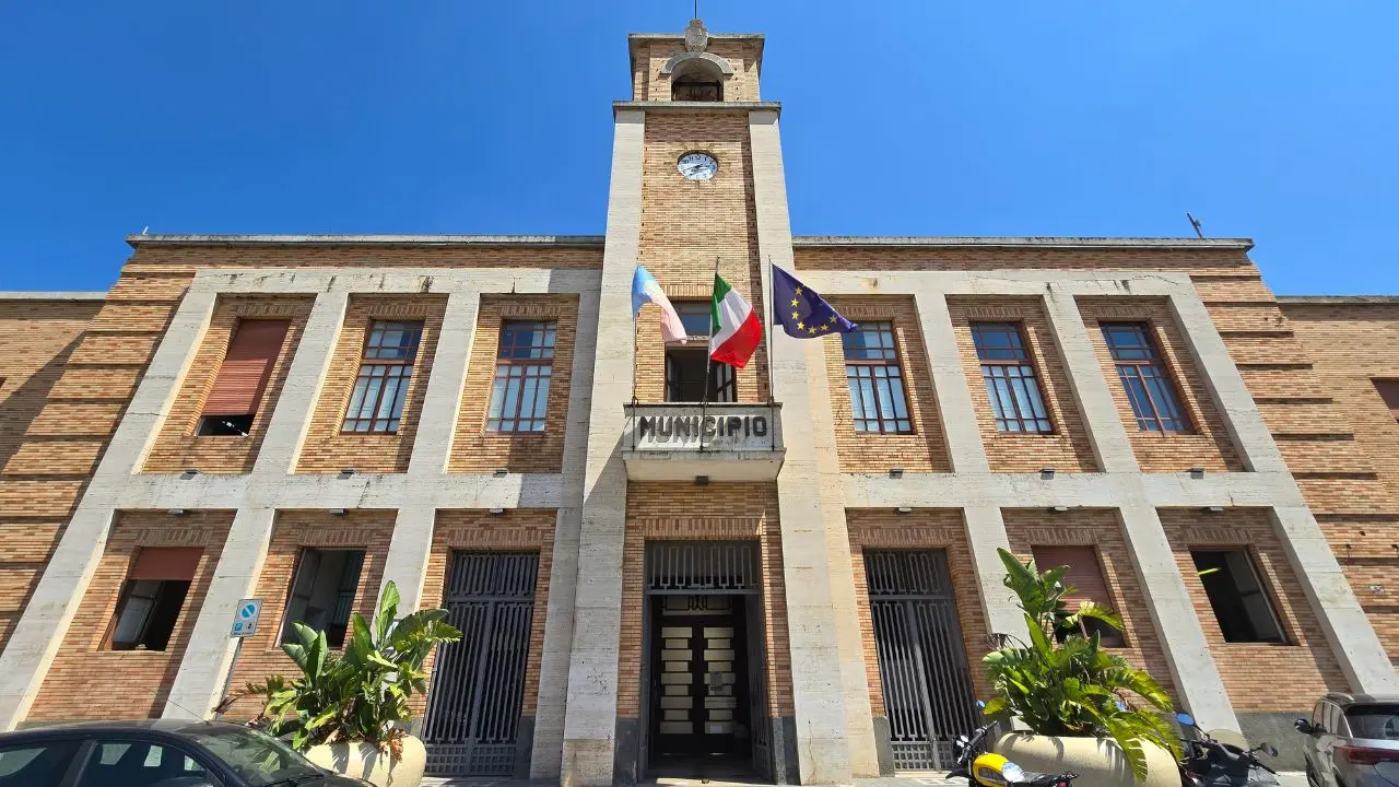 Terremoto in Consiglio: fuga dal gruppo Progetto Vibo (quello di Talarico) mentre infuria la tempesta sull’assessore incompatibile