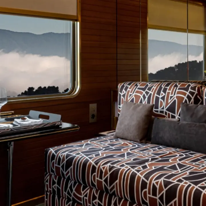 Il treno dei desideri (costosi) fa tappa a Tropea: sul Dolce Vita Orient Express tre giorni di viaggio costano fino a 10mila euro