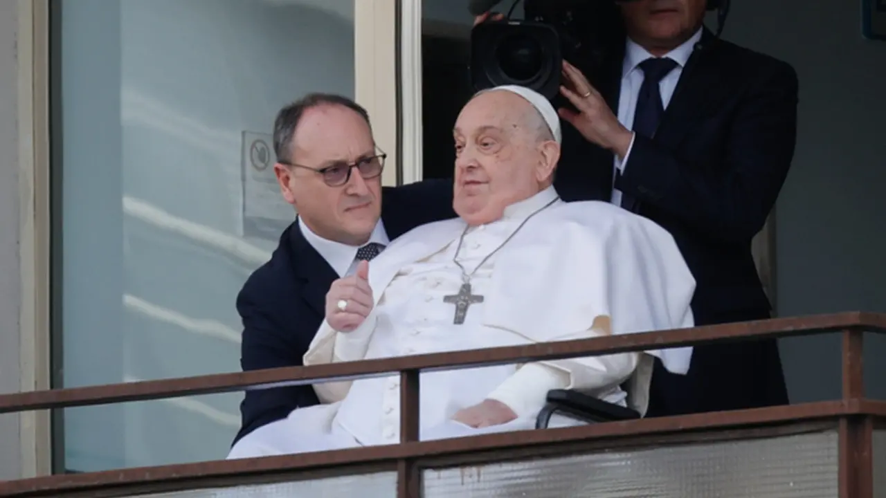 Pope Francis delivers his blessing, after the Angelus prayer, from a window of the Agostino Gemelli Hospital in Rome. Pope Francis will be discharged today with prescription for two months of rest after spending more than five weeks in the hospital or a bilateral pneumonia, Italy, 23 March 2025. ANSA/GIUSEPPE LAMI , ANSA