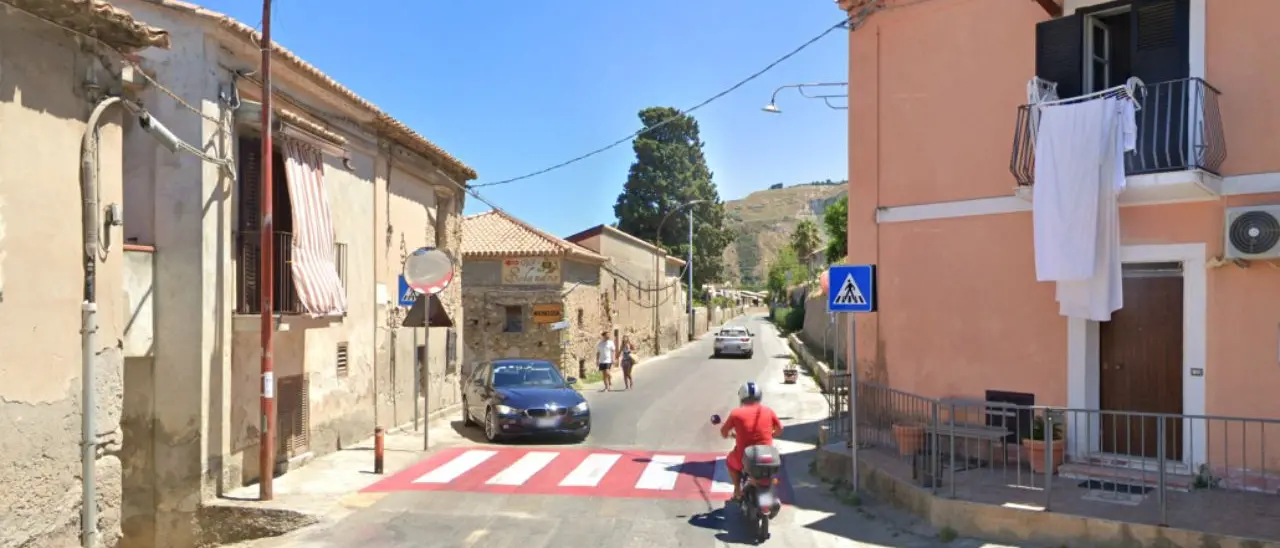 Tropea, via Carmine al buio da quasi un mese. Piserà: «Fatto gravissimo che mette a rischio la sicurezza dei cittadini»