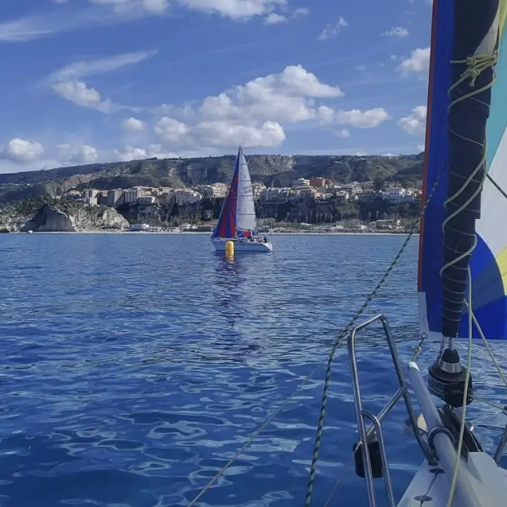 Il Comune di Tropea e il Vela Club insieme per promuovere la cultura marinara: varato il programma 2025 tra sport, cultura e didattica