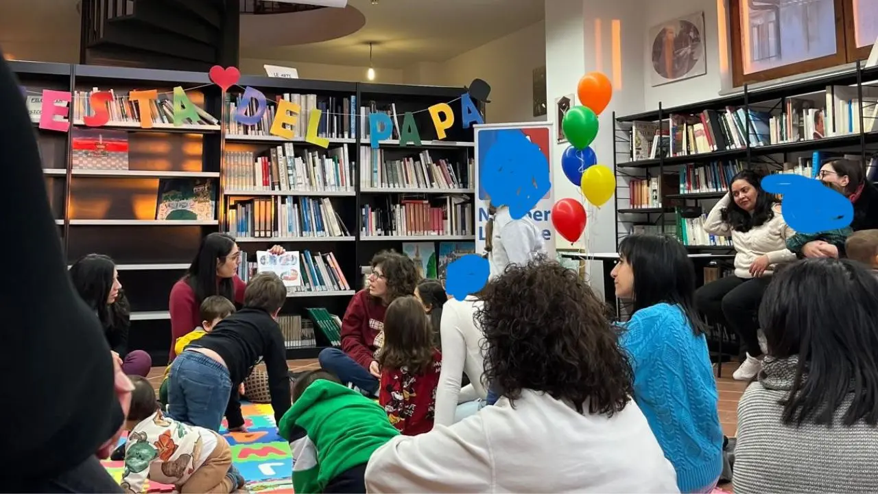 Letture che uniscono e laboratori creativi alla Biblioteca di Filadelfia, il sindaco: «Un dono che arricchisce l'intera comunità»