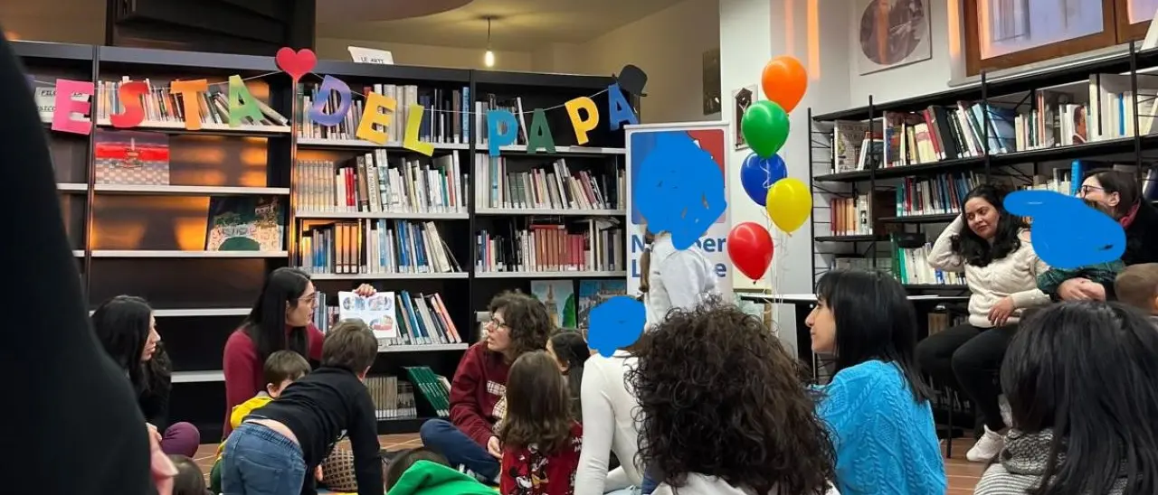 Letture che uniscono e laboratori creativi alla Biblioteca di Filadelfia, il sindaco: «Un dono che arricchisce l'intera comunità»