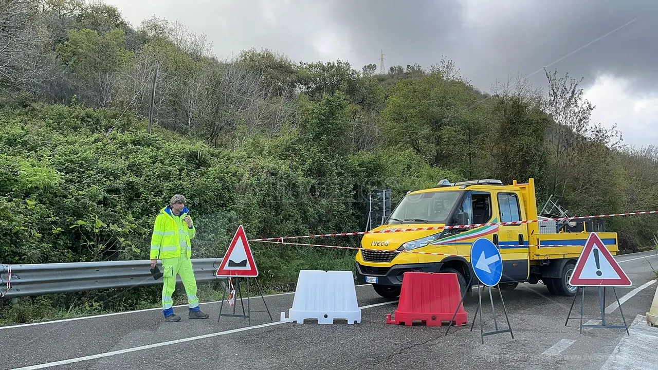 Statale 18 chiusa a Vibo, la Protezione Civile risponde a Lo Schiavo: «No a interventi d'emergenza ma monitoriamo la situazione»