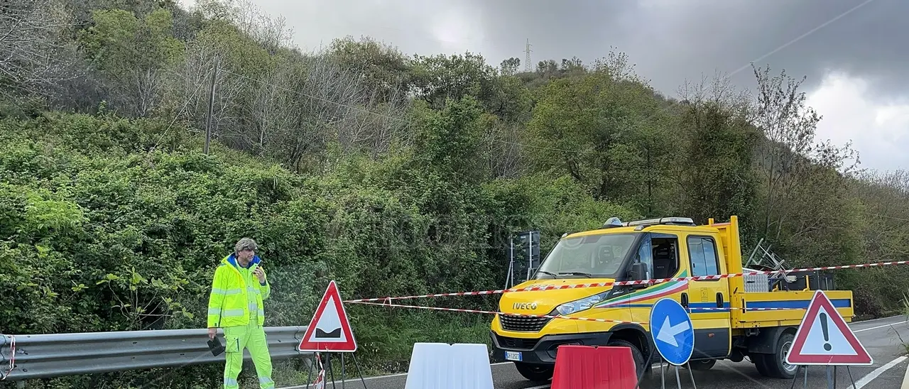 Statale 18 chiusa a Vibo, la Protezione Civile risponde a Lo Schiavo: «No a interventi d'emergenza ma monitoriamo la situazione»