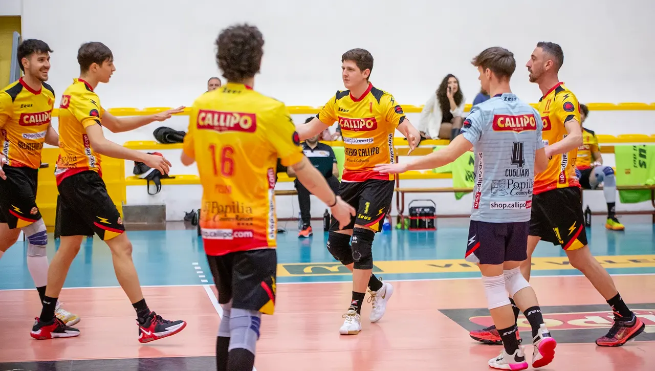 Volley, il derby calabrese è della capolista Lamezia: sconfitti per 3 a 0 i ragazzi della Tonno Callipo