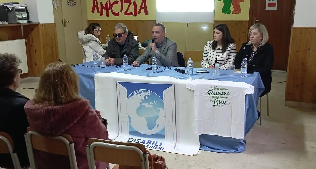 Stop al bullismo, il dibattito a San Costantino: focus sul ruolo della scuola e quello delle famiglie