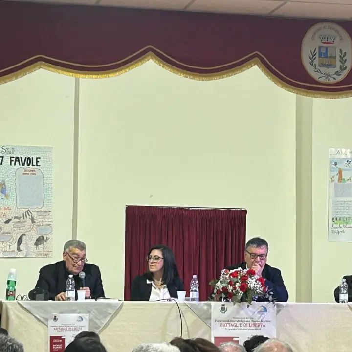 Presentato a Zambrone il libro-intervista a Saverio Zavattieri, una vita per la politica