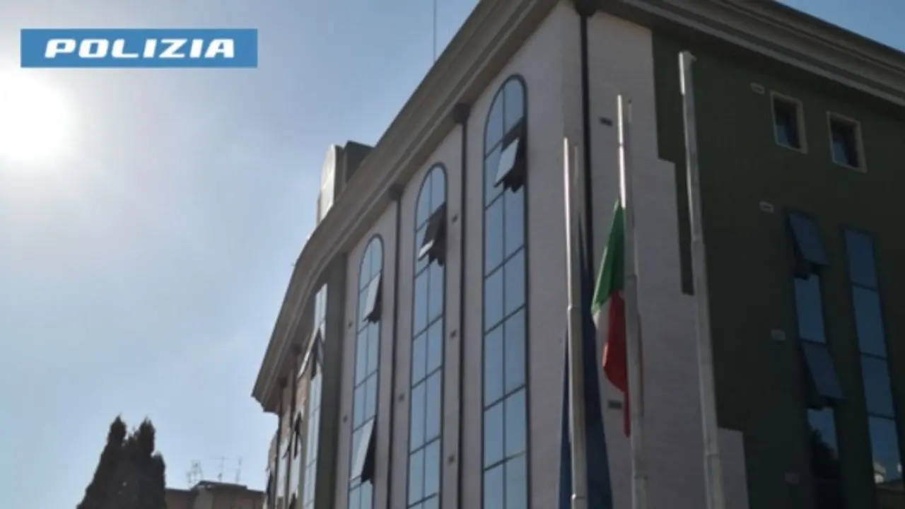 Vibo, la Questura rafforza i controlli sul territorio: a marzo emessi 34 provvedimenti tra daspo, fogli di via e avvisi orali