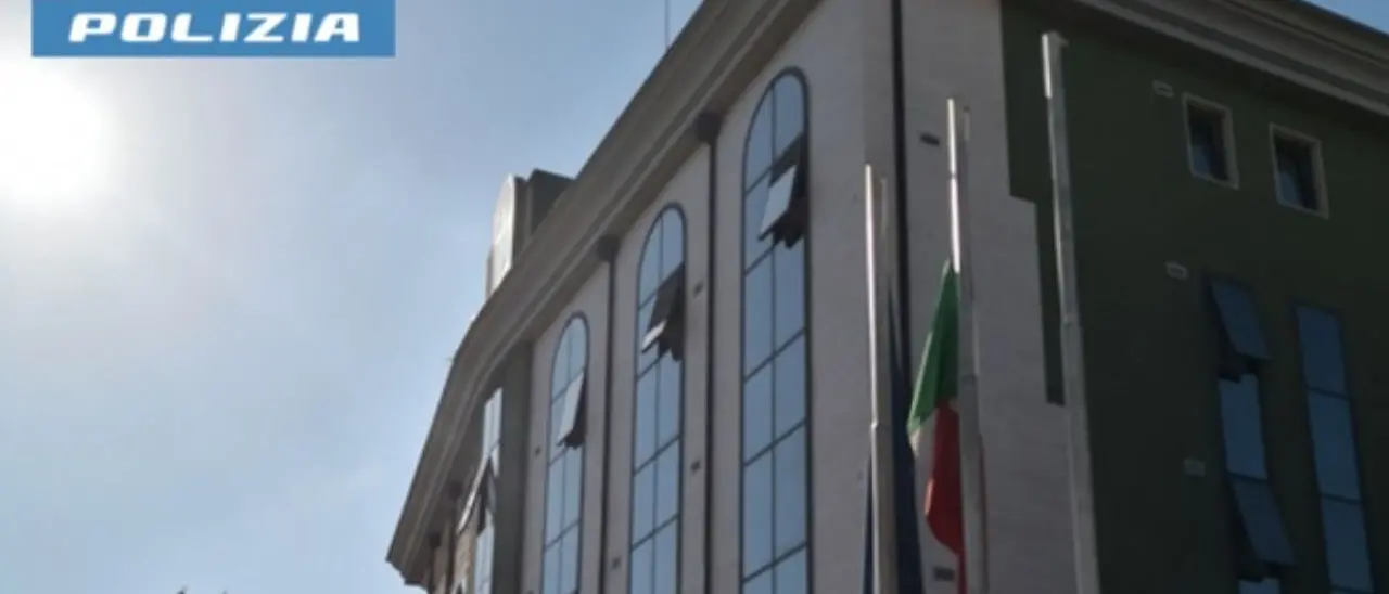 Vibo, la Questura rafforza i controlli sul territorio: a marzo emessi 34 provvedimenti tra daspo, fogli di via e avvisi orali