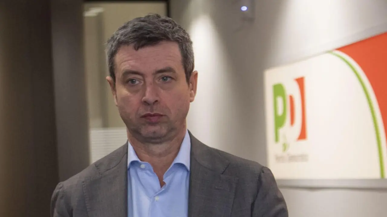 L’ex ministro del Lavoro Andrea Orlando a Vibo mentre infuria la tempesta dei dazi