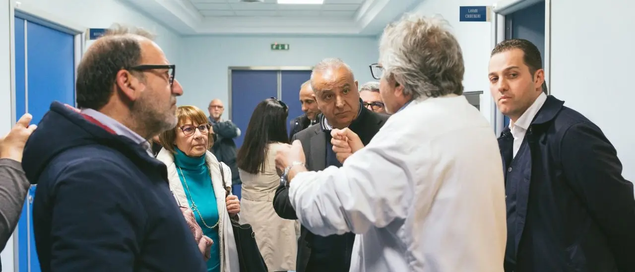 I vertici regionali del Pd in visita all’ospedale di Serra San Bruno, Irto: «In Calabria non c'è un governo della sanità»