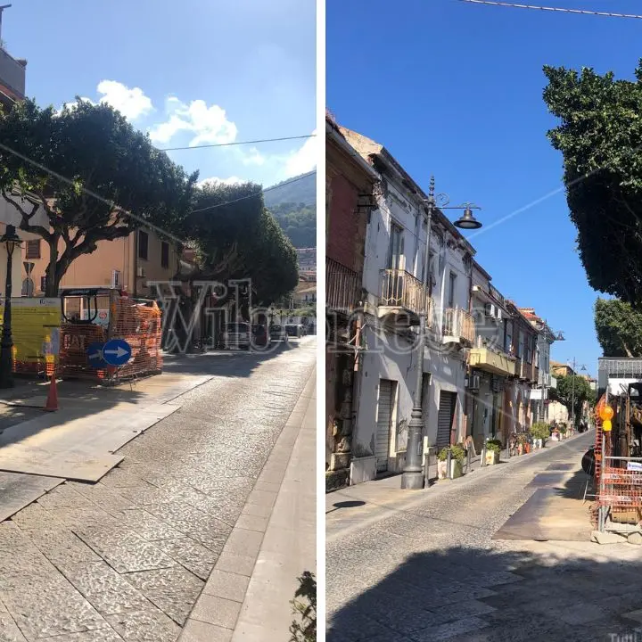 Vibo Marina, via Bianchi scossa da un rumore assordante e continuo a causa di alcuni pannelli di acciaio sulla strada - VIDEO