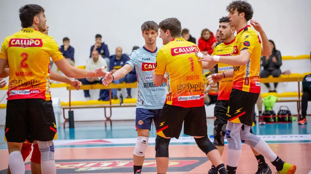 Volley, sconfitta amara a Catania per la Tonno Callipo. Il coach Piccioni: «Brutta partita, bisogna rialzarsi»