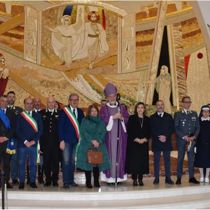 A Paravati il vescovo Nostro celebra una messa per le Forze Armate e di Polizia: «Portate la gioia della Pasqua nelle caserme e nelle realtà in cui operate»