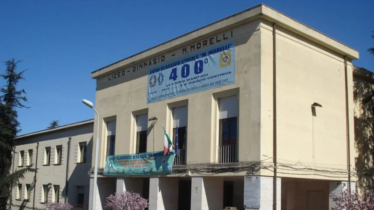 Edilizia scolastica, la Provincia incassa un milione di euro per lavori a Vibo, Serra e Pizzo: ecco in quali istituti\n