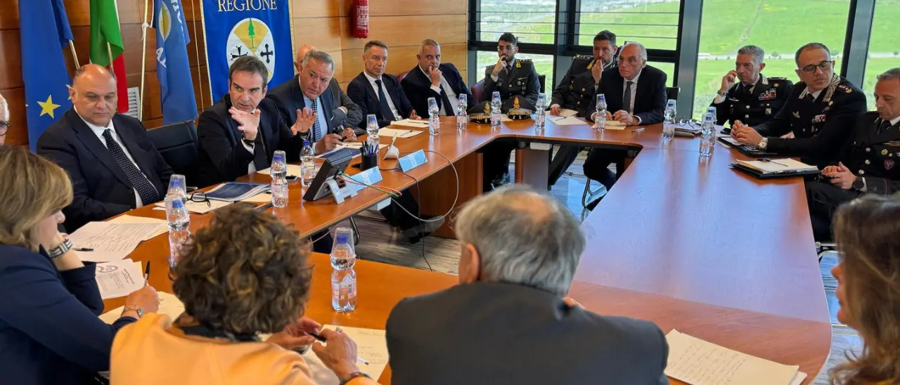 Tutela del mare: dalla Regione gps, droni e radar per monitorare sversamenti e scarichi abusivi dopo l’estate 2024 da dimenticare